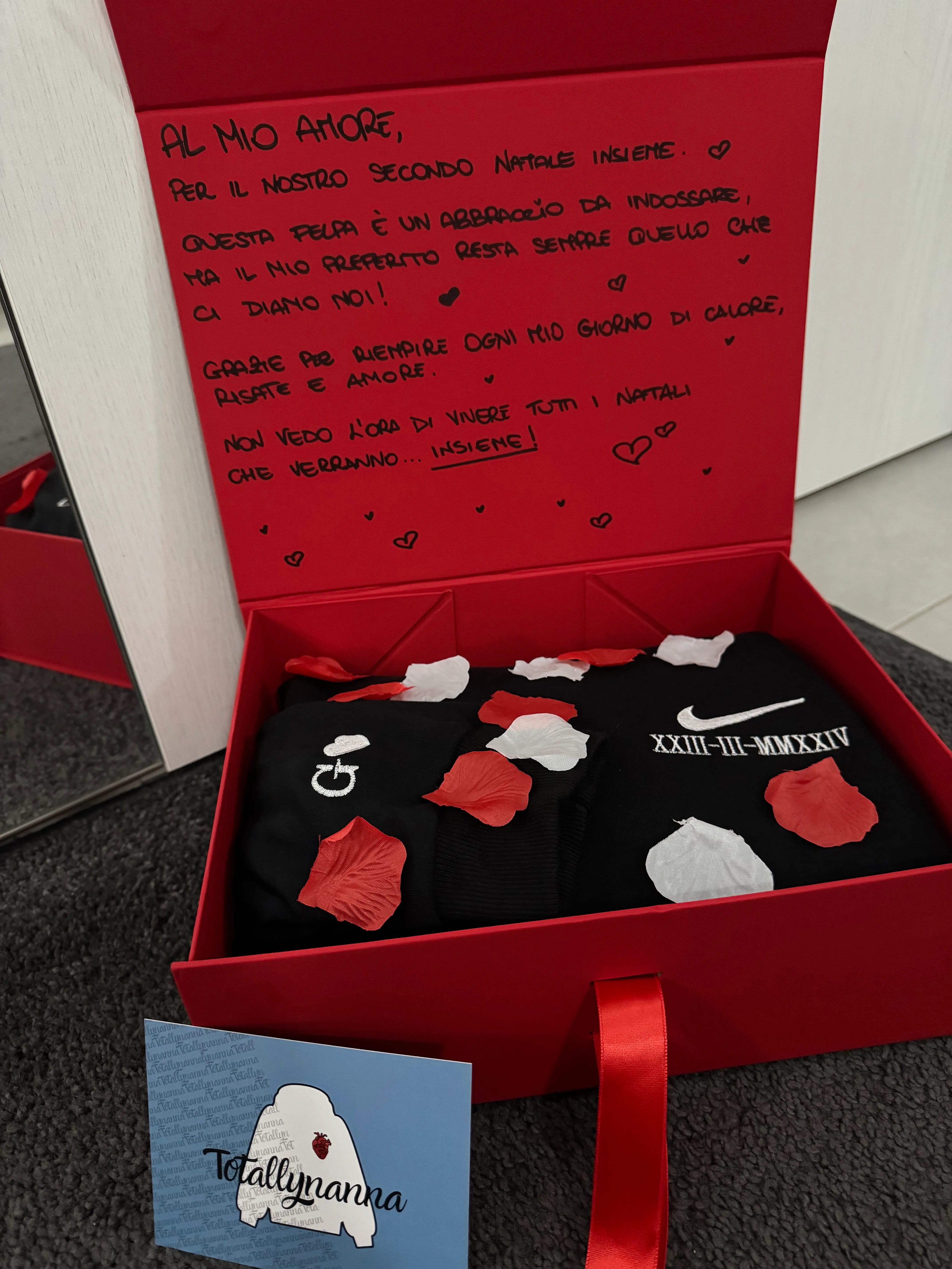 Felpa Personalizzata con Data in Numeri Romani