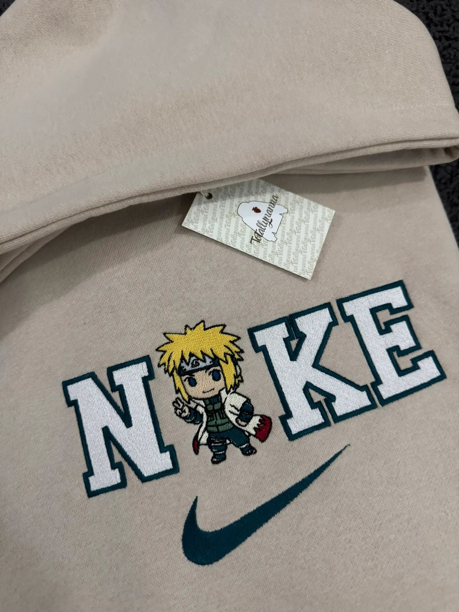 Felpa Personalizzata con Scritta N*ke e Personaggio