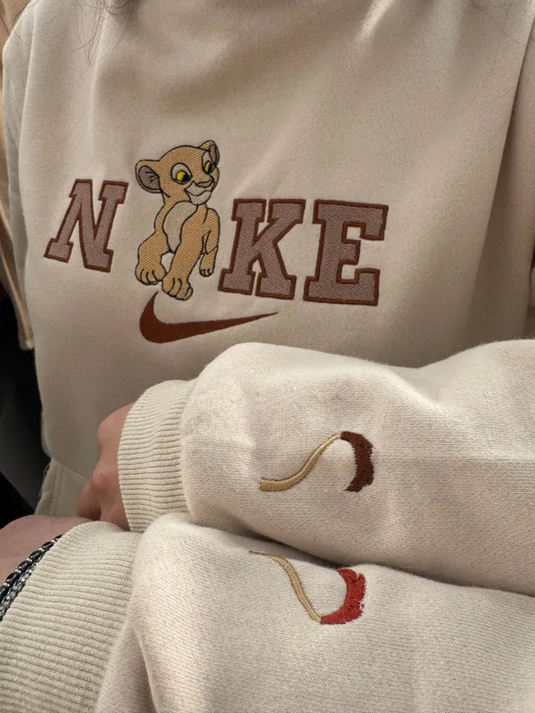 Felpa Personalizzata con Scritta N*ke e Personaggio