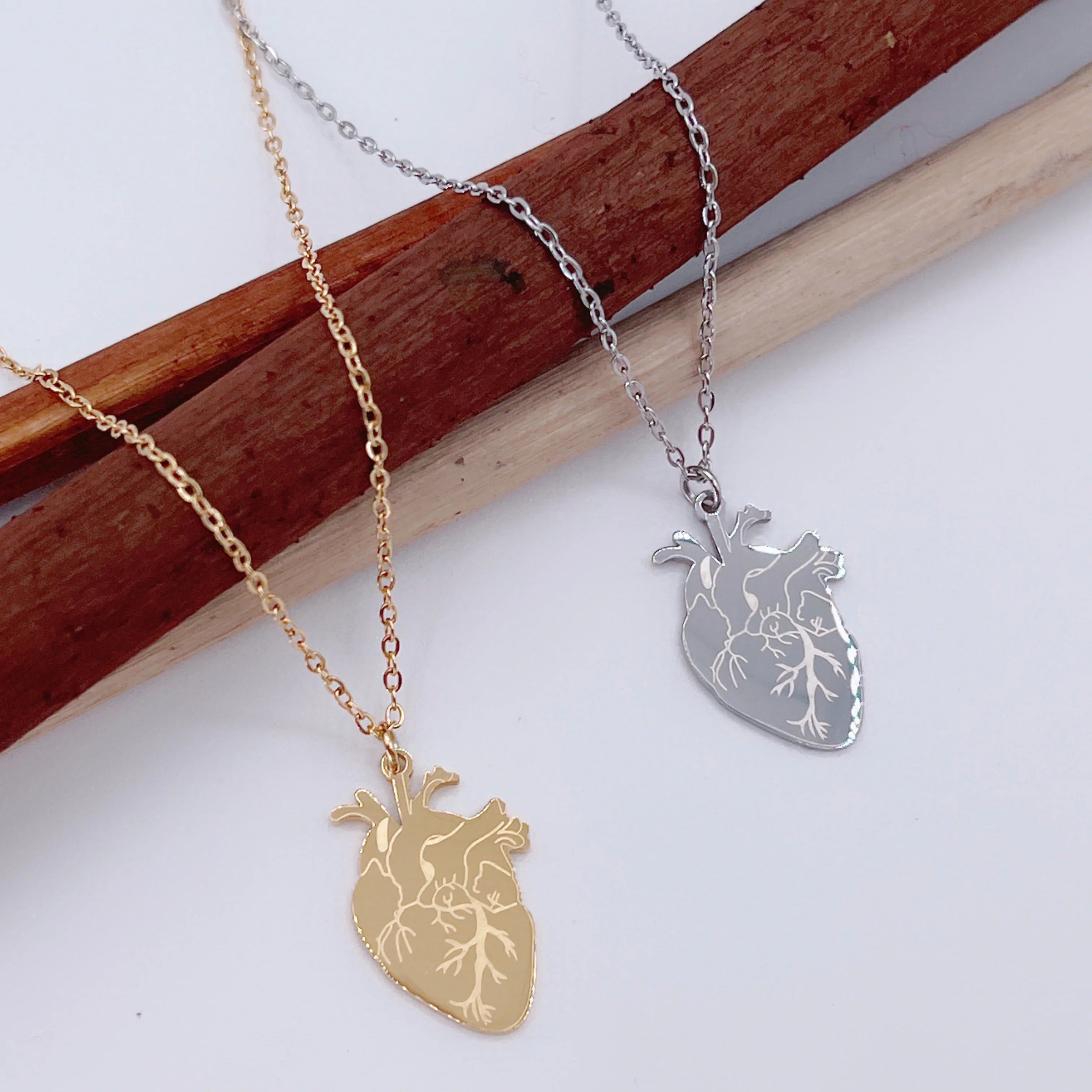 Collana con Ciondolo Cuore Anatomico in Acciaio