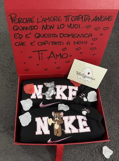 Felpa Personalizzata con Scritta N*ke e Personaggio